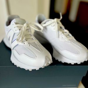 New Balance 327 Casual Sneakers